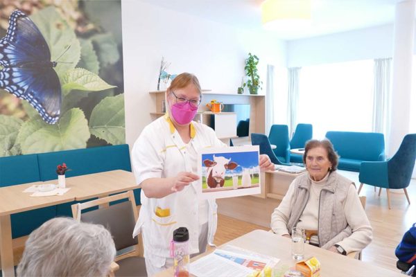 Malteser Ordenshaus Tag der Milch Juni 03