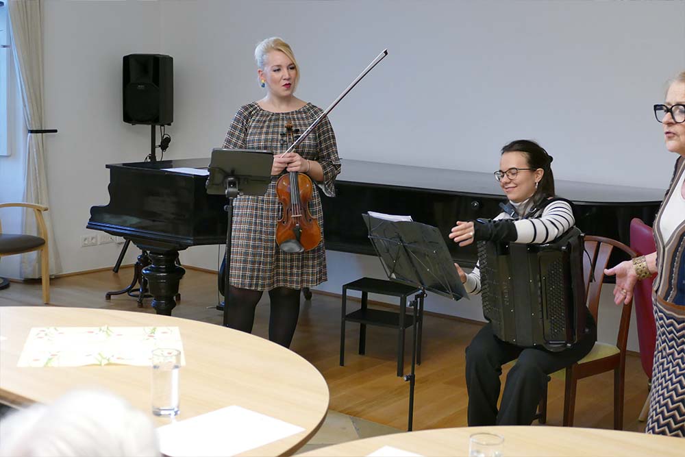 Malteser Ordenshaus Konzert Violine und Akkordeon 02 Malteser Ordenshaus Konzert Violine und Akkordeon 02